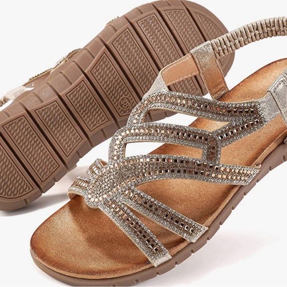 Shoes - 🍍🍍$5 SALE!!🍍🍍 Rose gold sparkly shoes